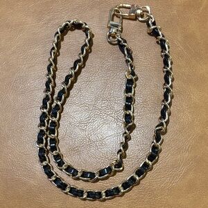 Unbranded Black and Gold 30” Chain~ NWOT